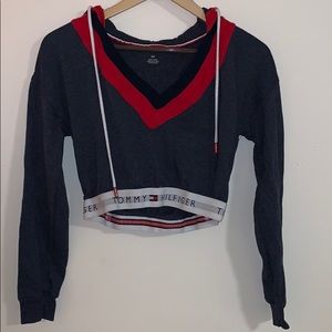 V- neck Tommy Hilfiger cropped sweater
